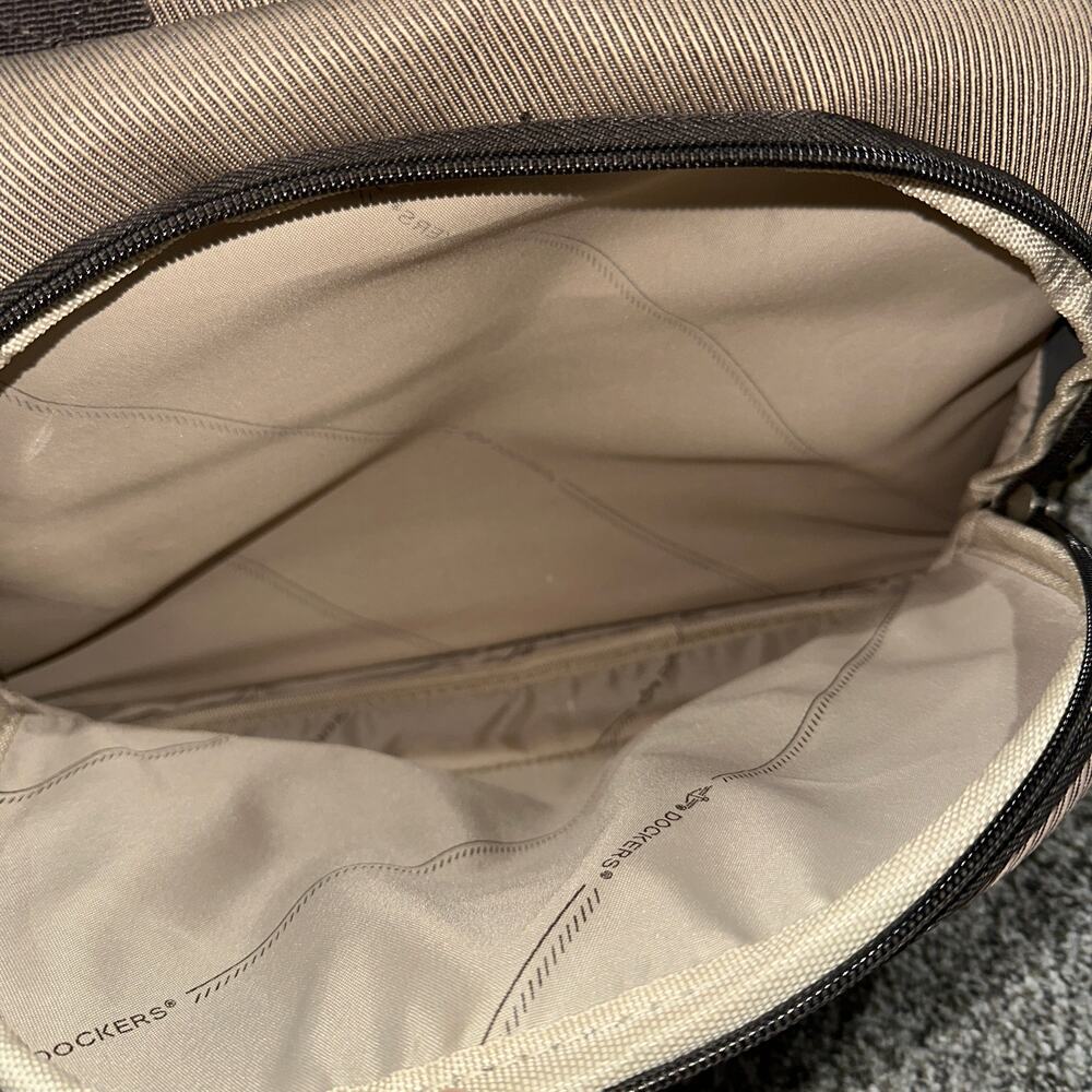 Dockers Tan Messenger Overnight Carry-On Travel Bag, Lots of Storage - Picture 8 of 11